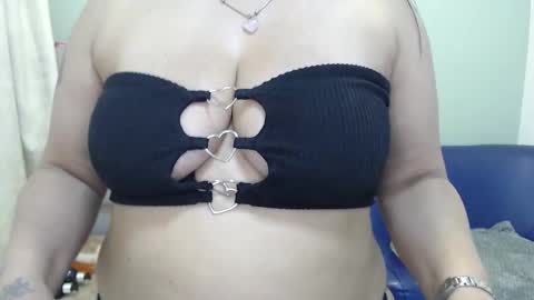 Snapshot of samara_novoa chatting on October 4, 4:21 am Any online show from October 4, 4:21 am