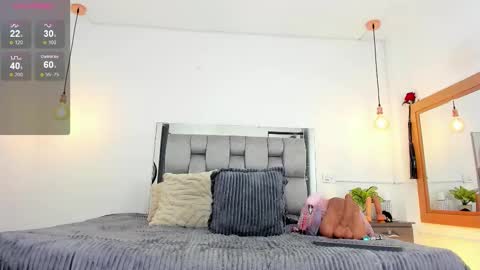 Snapshot of samarawells_ chatting on March 11, 5:57 pm Samara Wells online show from March 11, 5:57 pm