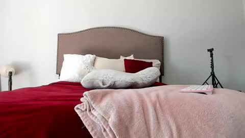 Yaya online show from September 27, 6:46 pm