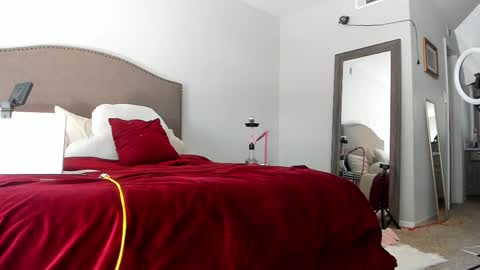 Yaya online show from September 28, 6:57 pm