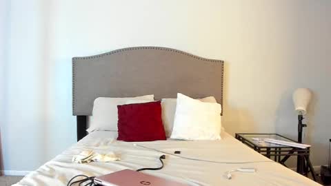 Yaya online show from October 5, 11:35 pm