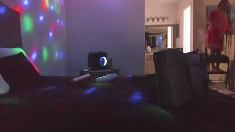Snapshot of samatha1998 chatting on February 22, 2:13 am Yaya online show from February 22, 2:13 am