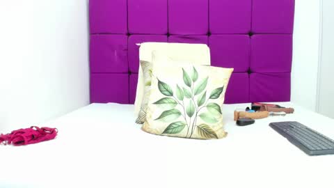 Snapshot of samay_sex18 chatting on February 6, 3:52 pm samay_sex18 online show from February 6, 3:52 pm