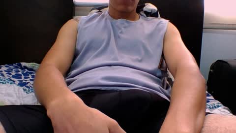 Snapshot of samblaze_21 chatting on April 13, 12:54 pm samblade online show from April 13, 12:54 pm