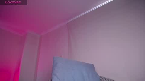 Samantha Santacoloma online show from May 3, 2:01 pm