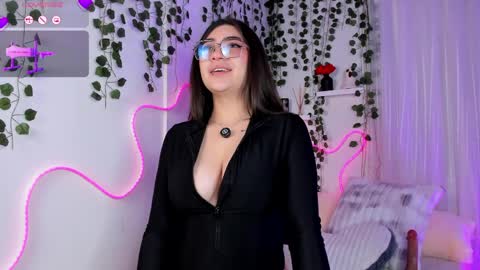 samii evans  online show from March 29, 1:16 am