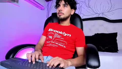 Snapshot of samir_bear chatting on November 1, 12:51 pm Samir online show from November 1, 12:51 pm