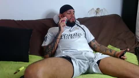 Snapshot of samir_music_ chatting on February 25, 10:52 pm samir_music_ online show from February 25, 10:52 pm