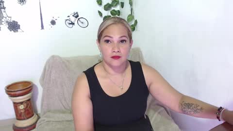 Snapshot of samira_lennox chatting on December 24, 4:00 am SAMIRA online show from December 24, 4:00 am