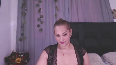 Snapshot of samira_lennox chatting on September 14, 8:30 pm SAMIRA online show from September 14, 8:30 pm