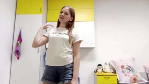 Snapshot of samirasosinski chatting on March 31, 2:28 pm samirasosinski online show from March 31, 2:28 pm