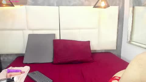 Snapshot of samm_angel chatting on June 25, 2:32 pm samm_angel online show from June 25, 2:32 pm