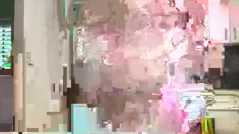 Sam online show from April 6, 1:25 am