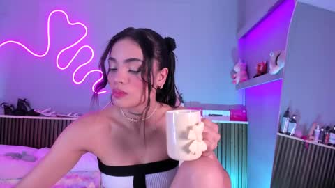 Snapshot of sammy__rose chatting on May 4, 9:44 pm Sammy Rose online show from May 4, 9:44 pm