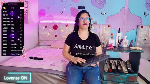 Snapshot of sammy_mature_ chatting on April 7, 11:26 pm Sammy online show from April 7, 11:26 pm