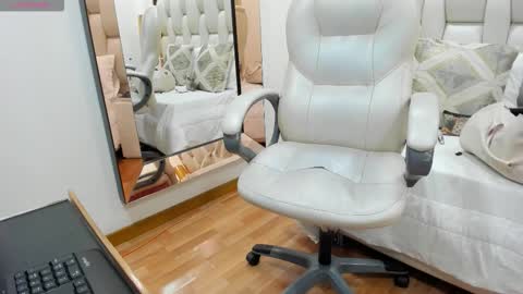 Sammy online show from October 22, 6:29 pm