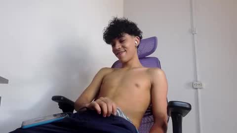 sammy_scottt online show from February 11, 1:49 pm