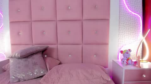 Samantha   online show from March 27, 8:59 am