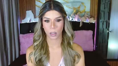 sammylittle_ online show from February 11, 7:30 pm