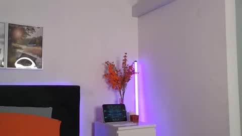 Snapshot of sammypeeks chatting on November 4, 8:24 am SammyPeeks online show from November 4, 8:24 am