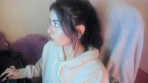   online show from May 9, 9:36 am