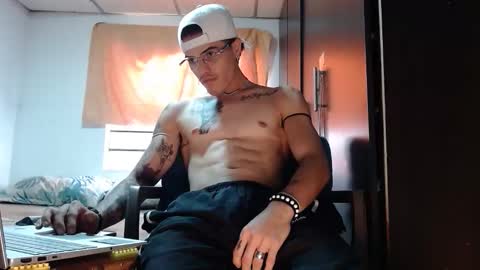 sammy model independiente online show from April 3, 1:20 pm