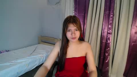 Snapshot of sampaguita_pinayxx chatting on March 10, 7:53 am SOFIA online show from March 10, 7:53 am