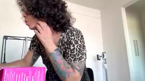 Snapshot of samqqqxxx chatting on February 12, 6:36 pm Zero Sugar online show from February 12, 6:36 pm