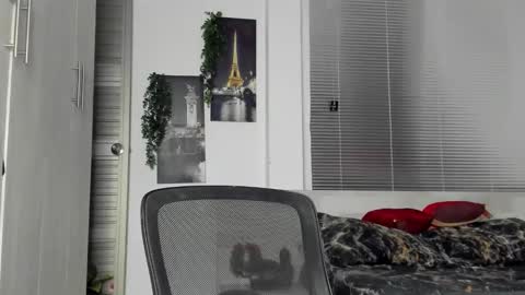 Snapshot of samuel2rd chatting on February 24, 3:15 am samuel2rd online show from February 24, 3:15 am