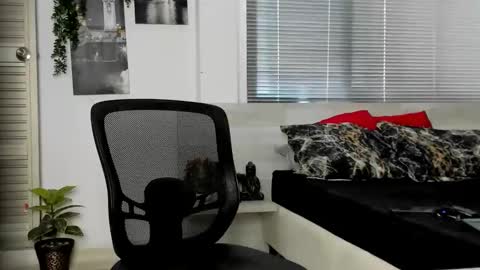 Snapshot of samuel2rd chatting on March 31, 2:50 pm samuel2rd online show from March 31, 2:50 pm