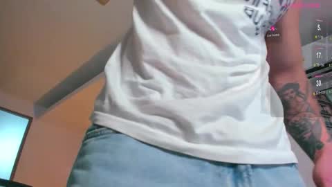 Snapshot of samuel_andrew chatting on October 11, 5:17 am Samuel online show from October 11, 5:17 am