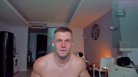 Snapshot of samuel_andrew chatting on February 2, 4:44 am Samuel online show from February 2, 4:44 am