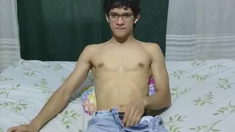 Snapshot of samuel_hills_ii chatting on March 5, 2:02 pm samuel_hills_ii online show from March 5, 2:02 pm