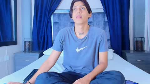 Snapshot of samuel_sincee chatting on January 22, 3:20 am Samuel Sincee online show from January 22, 3:20 am