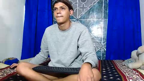 Snapshot of samuel_sincee chatting on October 25, 6:32 am Samuel Sincee online show from October 25, 6:32 am