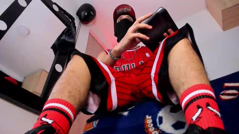 Snapshot of samuel_suarez chatting on February 25, 3:27 am online show from February 25, 3:27 am