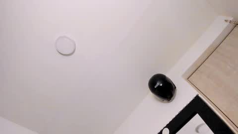 Snapshot of samuel_suarez chatting on March 15, 10:21 am online show from March 15, 10:21 am