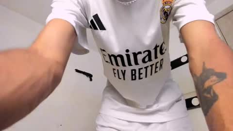 Snapshot of samuel_suarez chatting on March 18, 12:58 am online show from March 18, 12:58 am