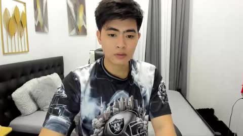 Sam online show from April 1, 2:47 pm