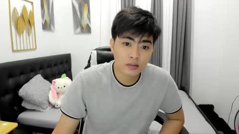 Snapshot of samuelangelo chatting on April 6, 4:46 am Sam online show from April 6, 4:46 am
