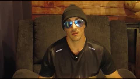 Snapshot of samueldixky chatting on November 5, 1:49 am samueldixky online show from November 5, 1:49 am