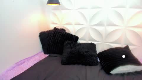 Snapshot of samy__milf chatting on June 20, 8:44 pm Sammy online show from June 20, 8:44 pm
