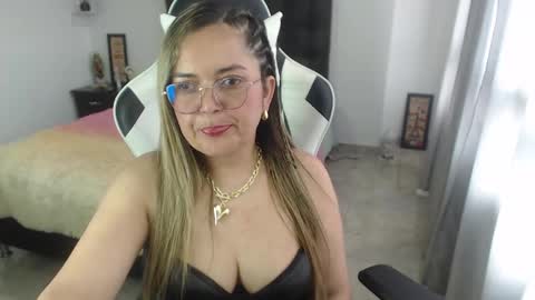 samy_vsn online show from February 3, 9:29 pm