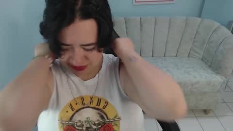 samythomas_t online show from February 8, 12:30 pm