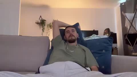 Snapshot of sandb250 chatting on December 11, 11:30 am sandb250 online show from December 11, 11:30 am