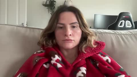 Snapshot of sandb250 chatting on February 3, 3:49 pm sandb250 online show from February 3, 3:49 pm