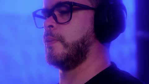 Sanders online show from December 18, 4:51 am