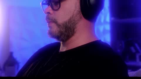 Sanders online show from December 19, 1:56 am