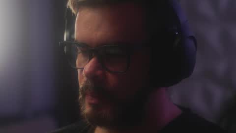 Sanders online show from February 5, 5:34 am