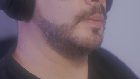 Sanders online show from April 4, 2:32 am